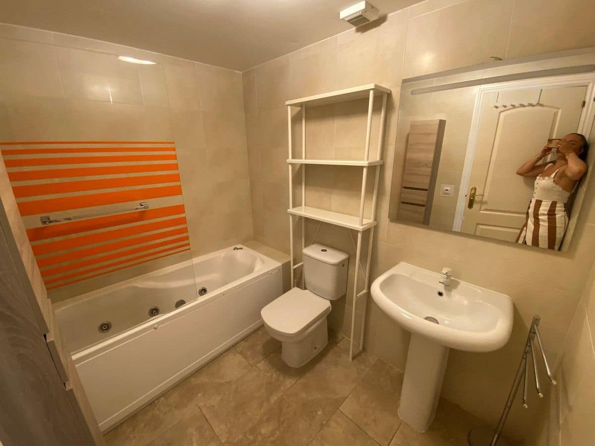 2 sypialnia Apartament przy plaży na sprzedaż w Fuengirola z basenem garażem - 450 000 € (Ref: 9274773)