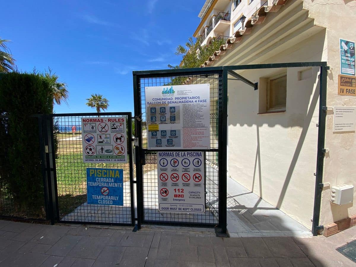 2 sypialnia Apartament przy plaży na sprzedaż w Fuengirola z basenem garażem - 450 000 € (Ref: 9274773)