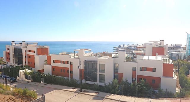 2 soveværelse Penthouse til salg i Las Gaviotas  - Carvajal, Fuengirola med swimmingpool garage - € 895.000 (Ref: 9274792)
