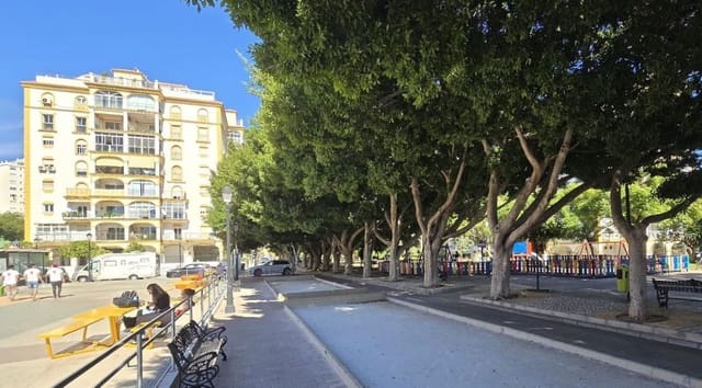 3 sypialnia Apartament na sprzedaż w Centro ciudad, Fuengirola z basenem garażem - 579 000 € (Ref: 9274793)