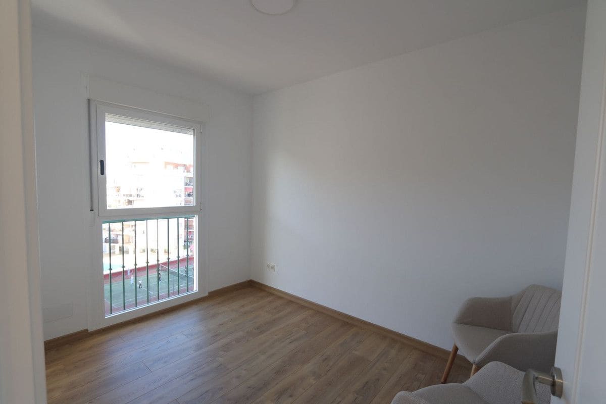 3 bedroom Apartment for sale in Fuengirola with pool garage - € 579,000 (Ref: 9274793)