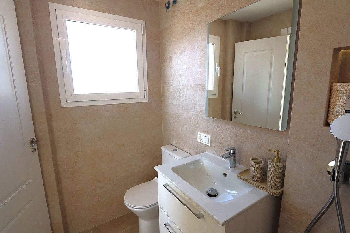 3 bedroom Apartment for sale in Fuengirola with pool garage - € 579,000 (Ref: 9274793)