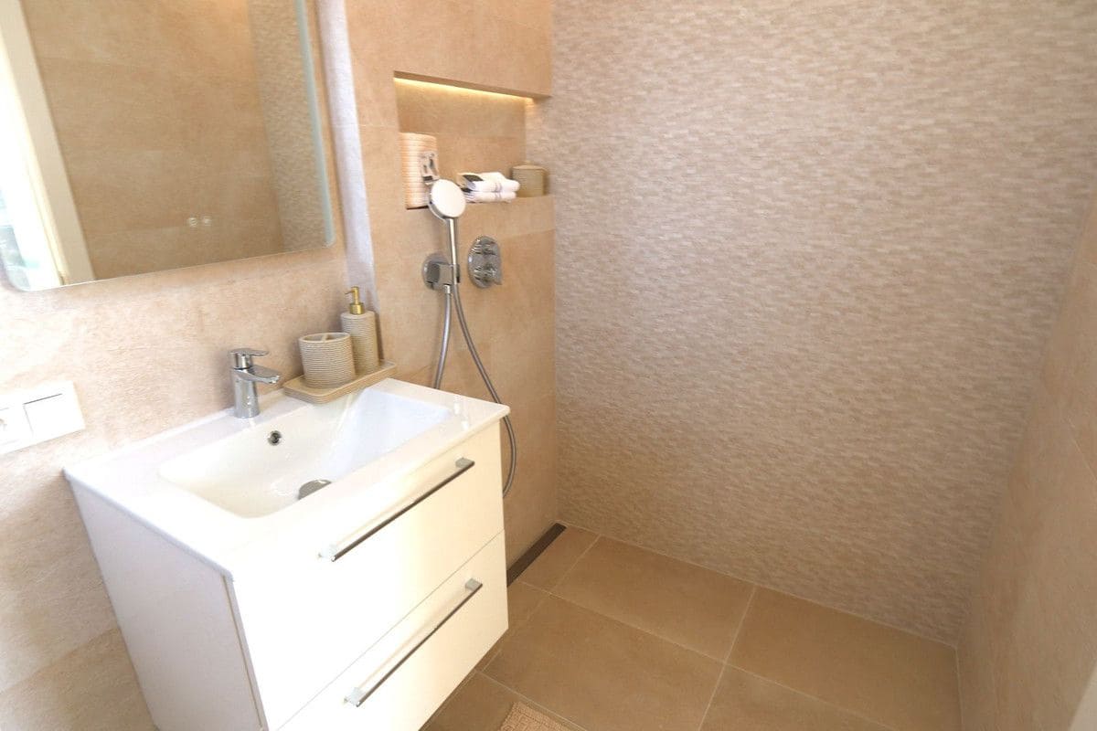 3 bedroom Apartment for sale in Fuengirola with pool garage - € 579,000 (Ref: 9274793)