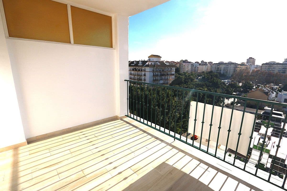 3 bedroom Apartment for sale in Fuengirola with pool garage - € 579,000 (Ref: 9274793)