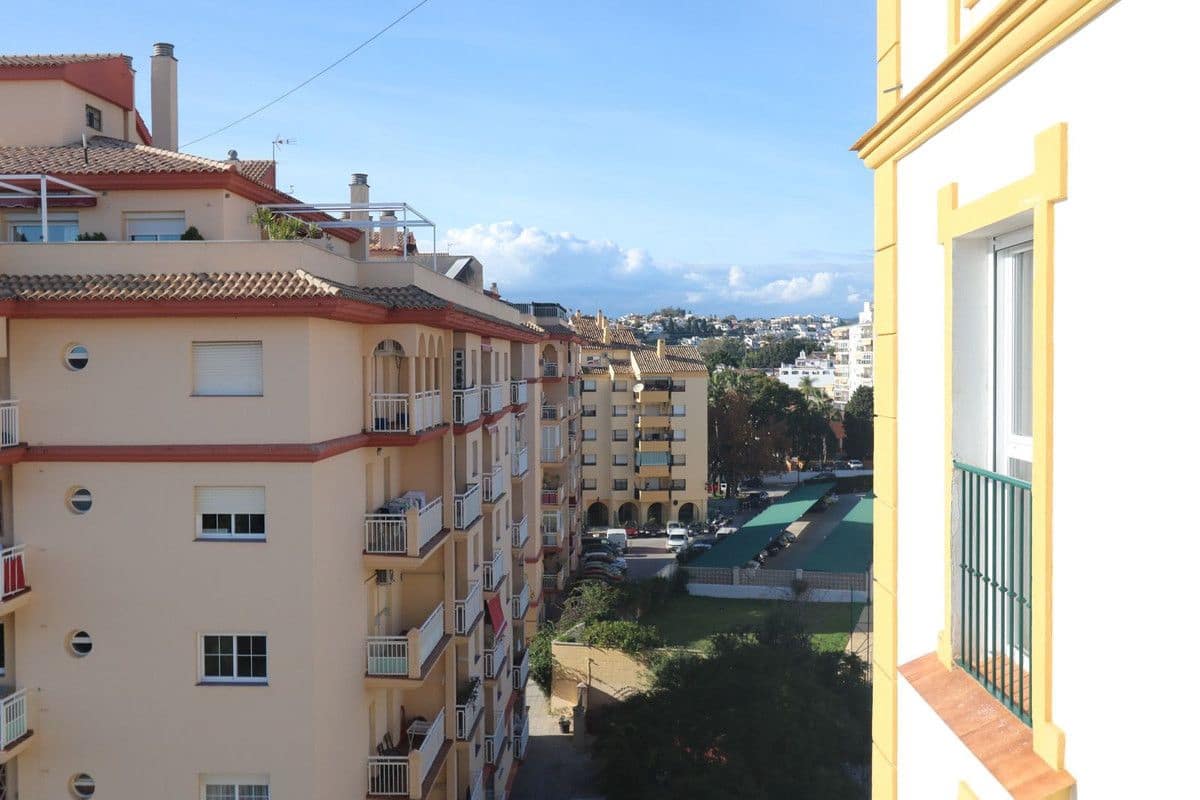 3 bedroom Apartment for sale in Fuengirola with pool garage - € 579,000 (Ref: 9274793)