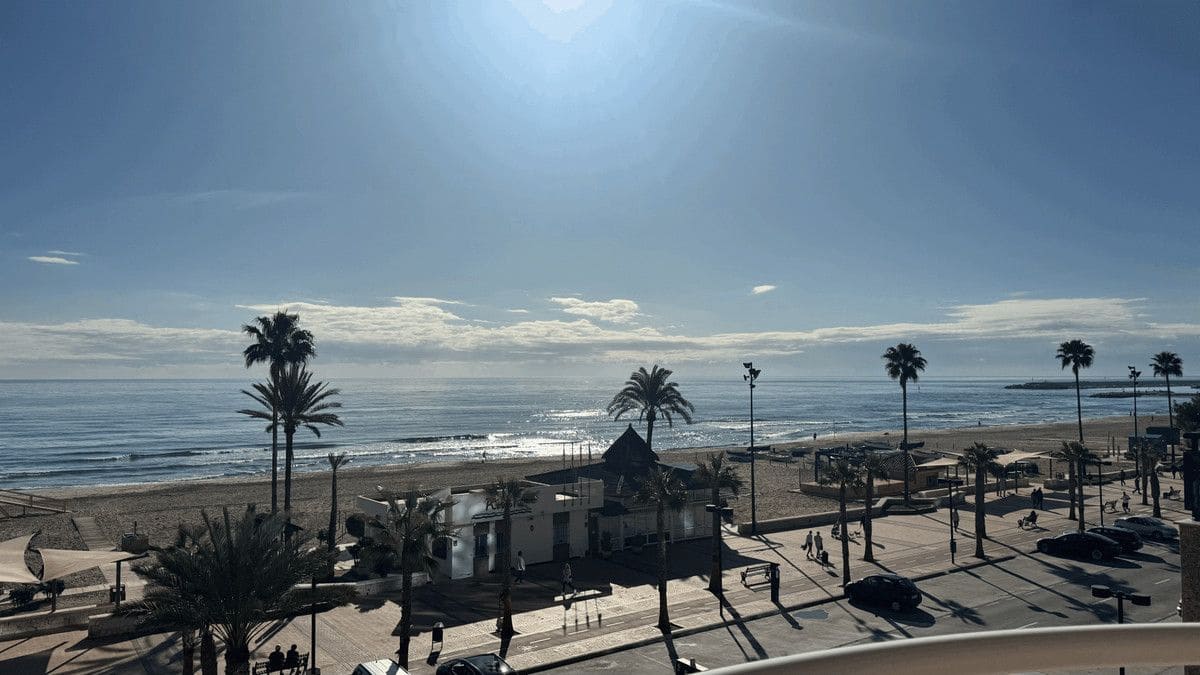 3 sypialnia Apartament przy plaży na sprzedaż w Fuengirola z garażem - 720 000 € (Ref: 9274794)