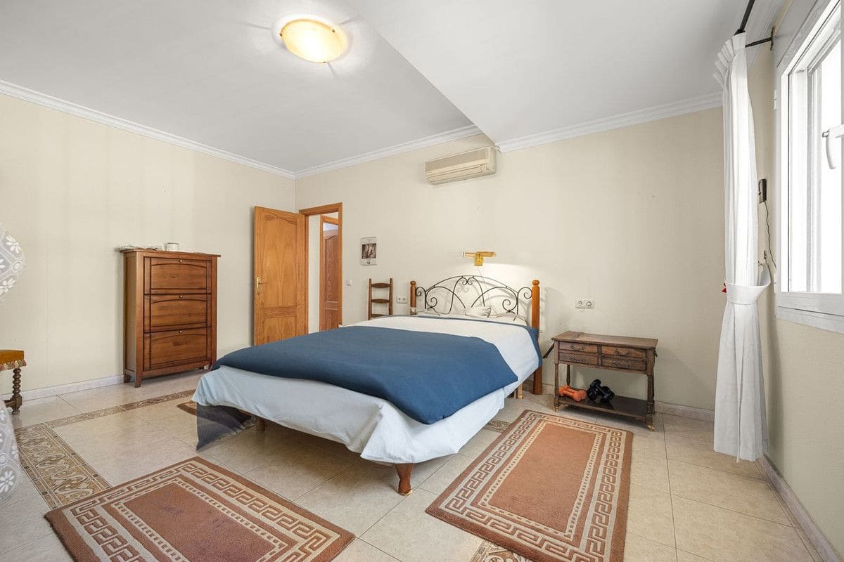 4 bedroom Villa for sale in Benalmadena with pool garage - € 1,190,000 (Ref: 9274799)