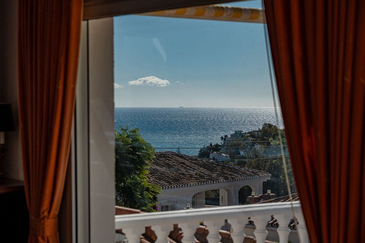 4 bedroom Villa for sale in Benalmadena with pool garage - € 1,190,000 (Ref: 9274799)