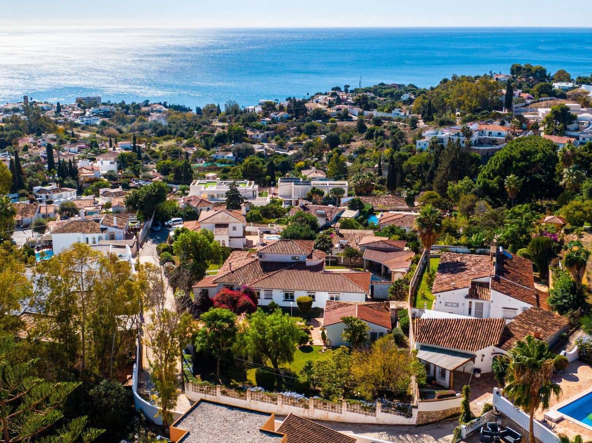 4 bedroom Villa for sale in Benalmadena with pool garage - € 1,190,000 (Ref: 9274799)