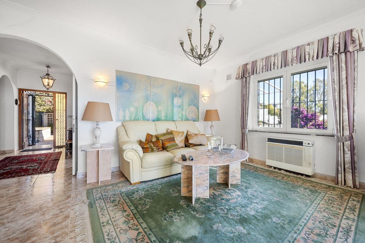 4 bedroom Villa for sale in Benalmadena with pool garage - € 1,190,000 (Ref: 9274799)