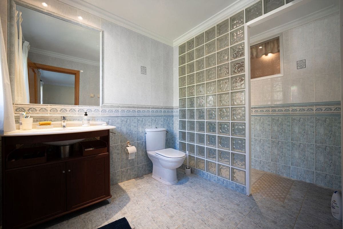 4 bedroom Villa for sale in Benalmadena with pool garage - € 1,190,000 (Ref: 9274799)