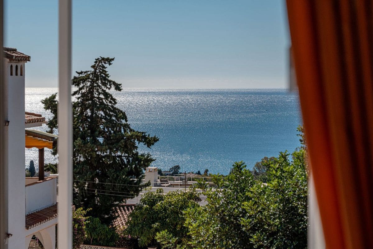 4 bedroom Villa for sale in Benalmadena with pool garage - € 1,190,000 (Ref: 9274799)