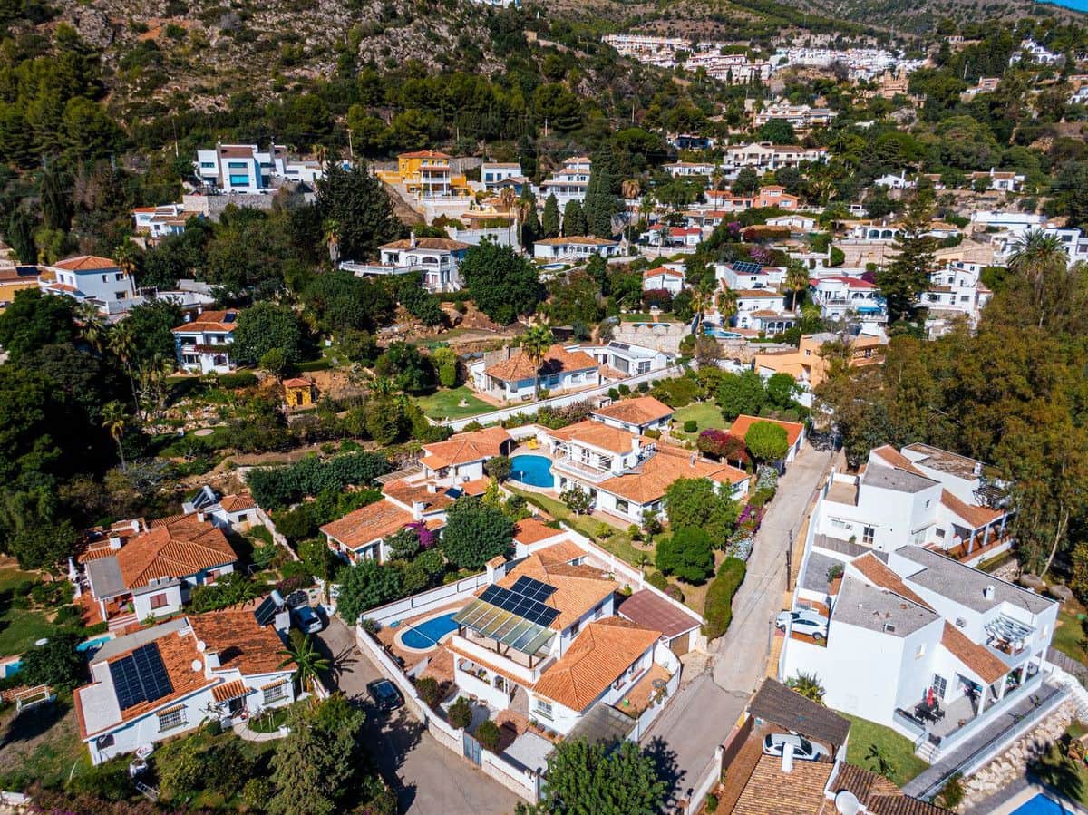 4 bedroom Villa for sale in Benalmadena with pool garage - € 1,190,000 (Ref: 9274799)