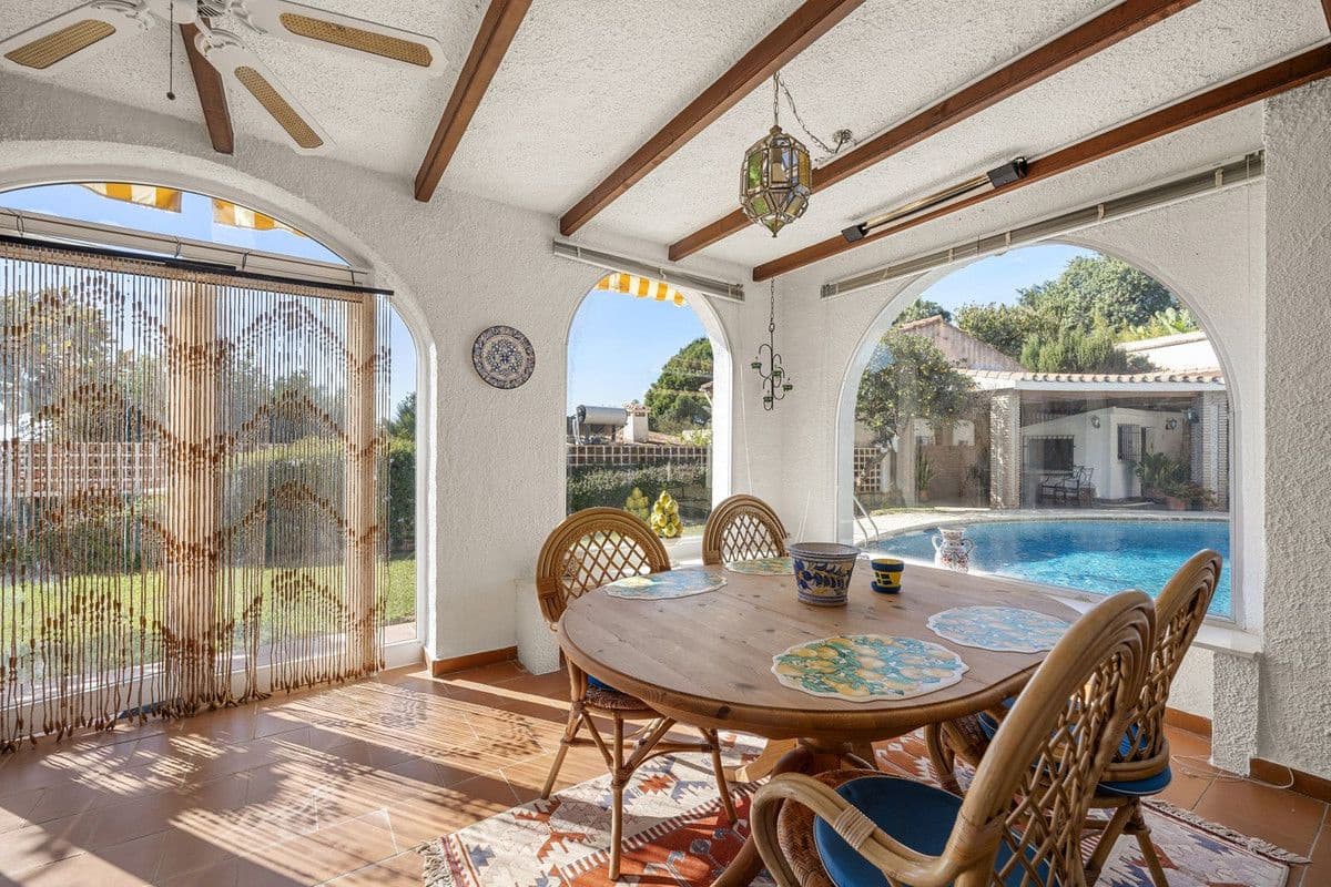 4 bedroom Villa for sale in Benalmadena with pool garage - € 1,190,000 (Ref: 9274799)