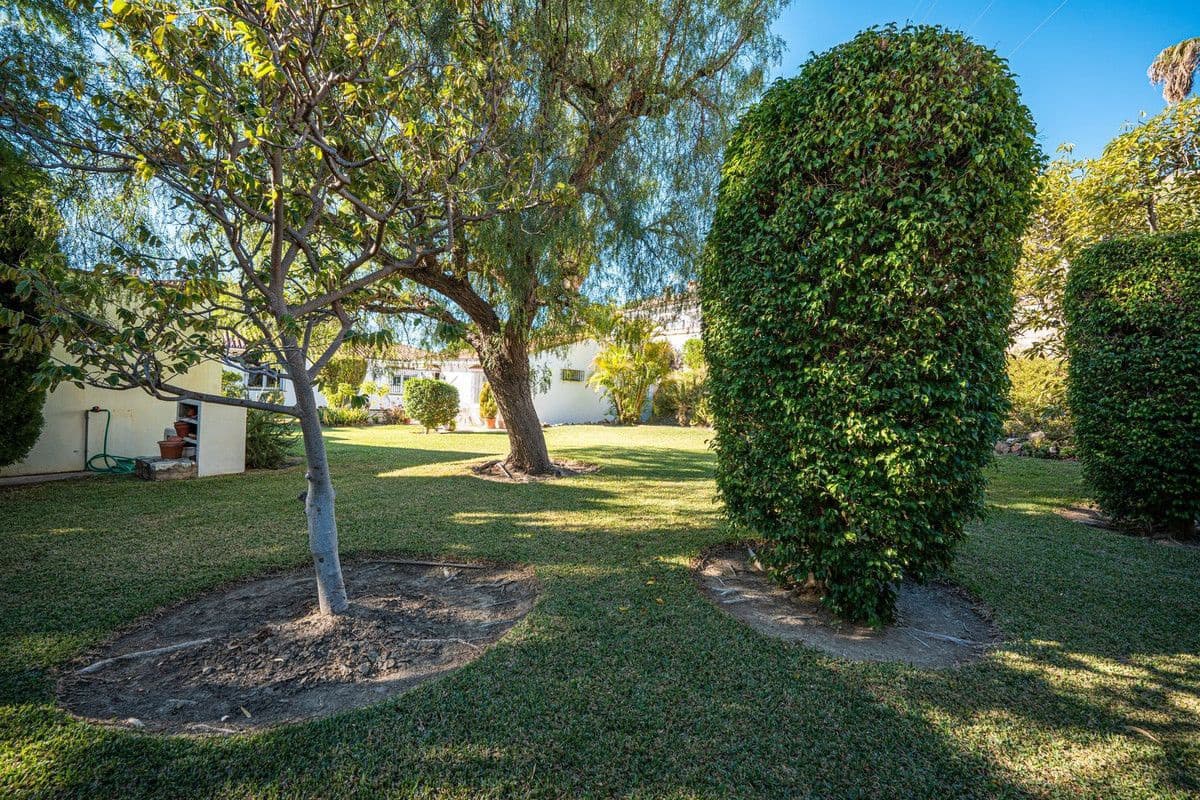 4 bedroom Villa for sale in Benalmadena with pool garage - € 1,190,000 (Ref: 9274799)