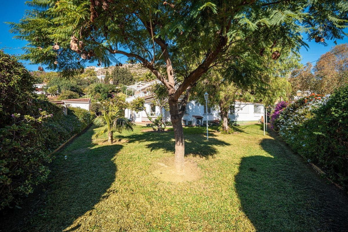 4 bedroom Villa for sale in Benalmadena with pool garage - € 1,190,000 (Ref: 9274799)