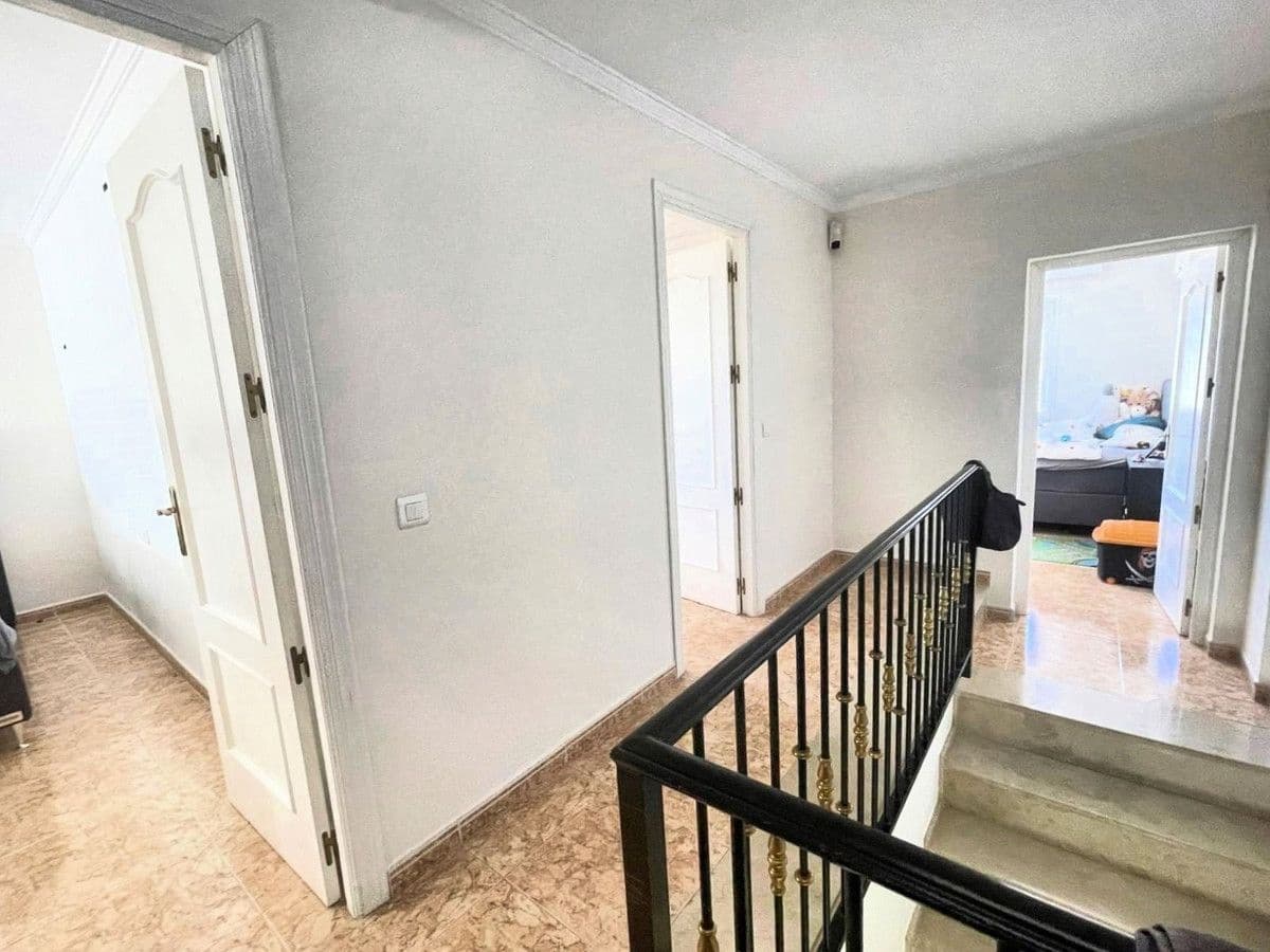 3 sypialnia Willa na sprzedaż w Marbella z basenem - 1 050 000 € (Ref: 9274802)