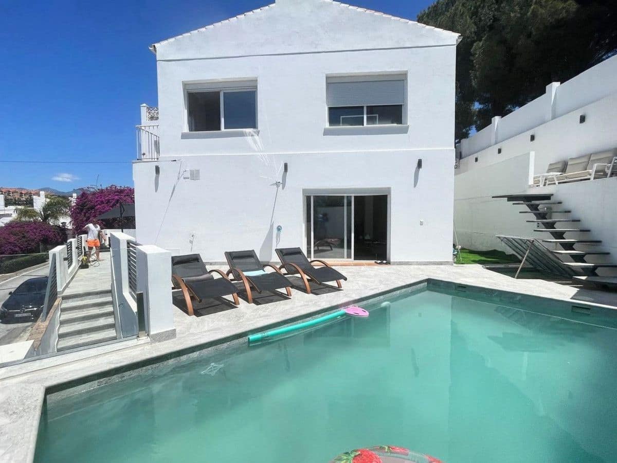 3 sypialnia Willa na sprzedaż w Marbella z basenem - 1 050 000 € (Ref: 9274802)