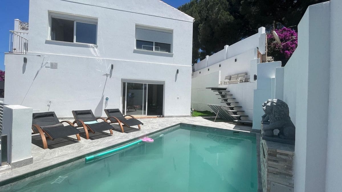 3 sypialnia Willa na sprzedaż w Marbella z basenem - 1 050 000 € (Ref: 9274802)