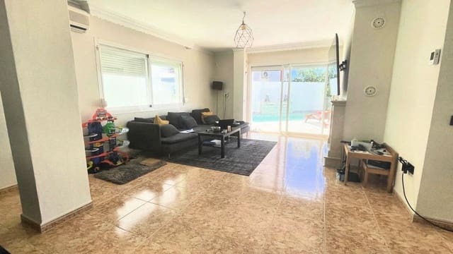 3 sypialnia Willa na sprzedaż w Nueva Andalucía Centro, Marbella z basenem - 1 050 000 € (Ref: 9274802)