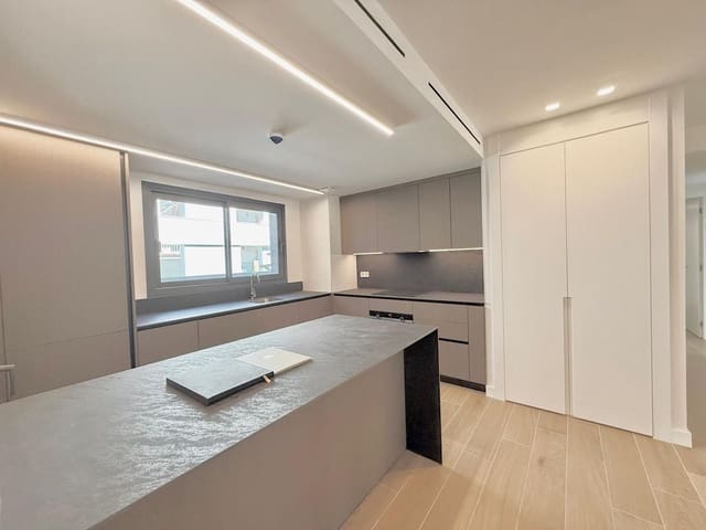 3 soveværelse Lejlighed til salg i Centro ciudad, Fuengirola med swimmingpool garage - € 795.000 (Ref: 9274819)