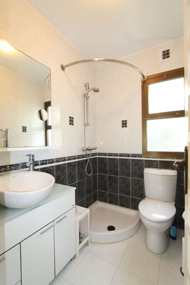 4 Zimmer Villa zu verkaufen in Benalmadena mit Pool Garage - 850.000 € (Ref: 9274820)