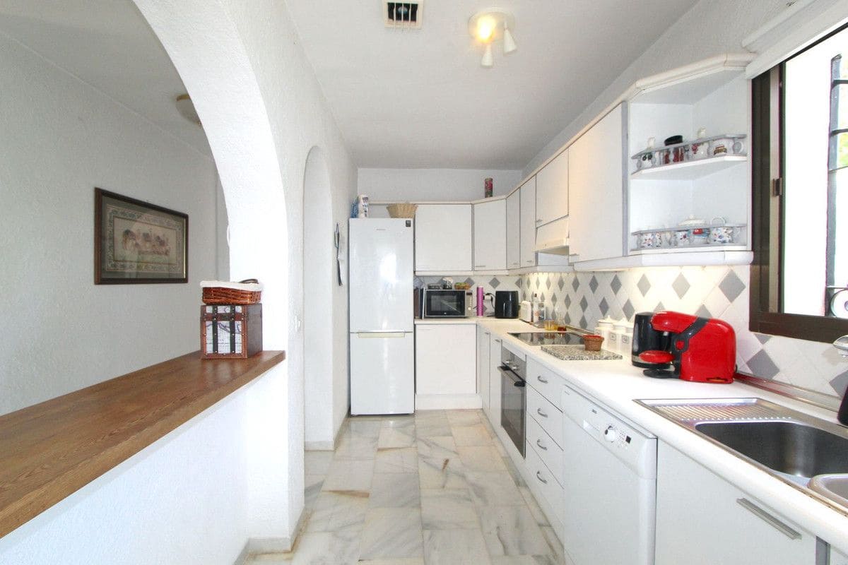 4 Zimmer Villa zu verkaufen in Benalmadena mit Pool Garage - 850.000 € (Ref: 9274820)