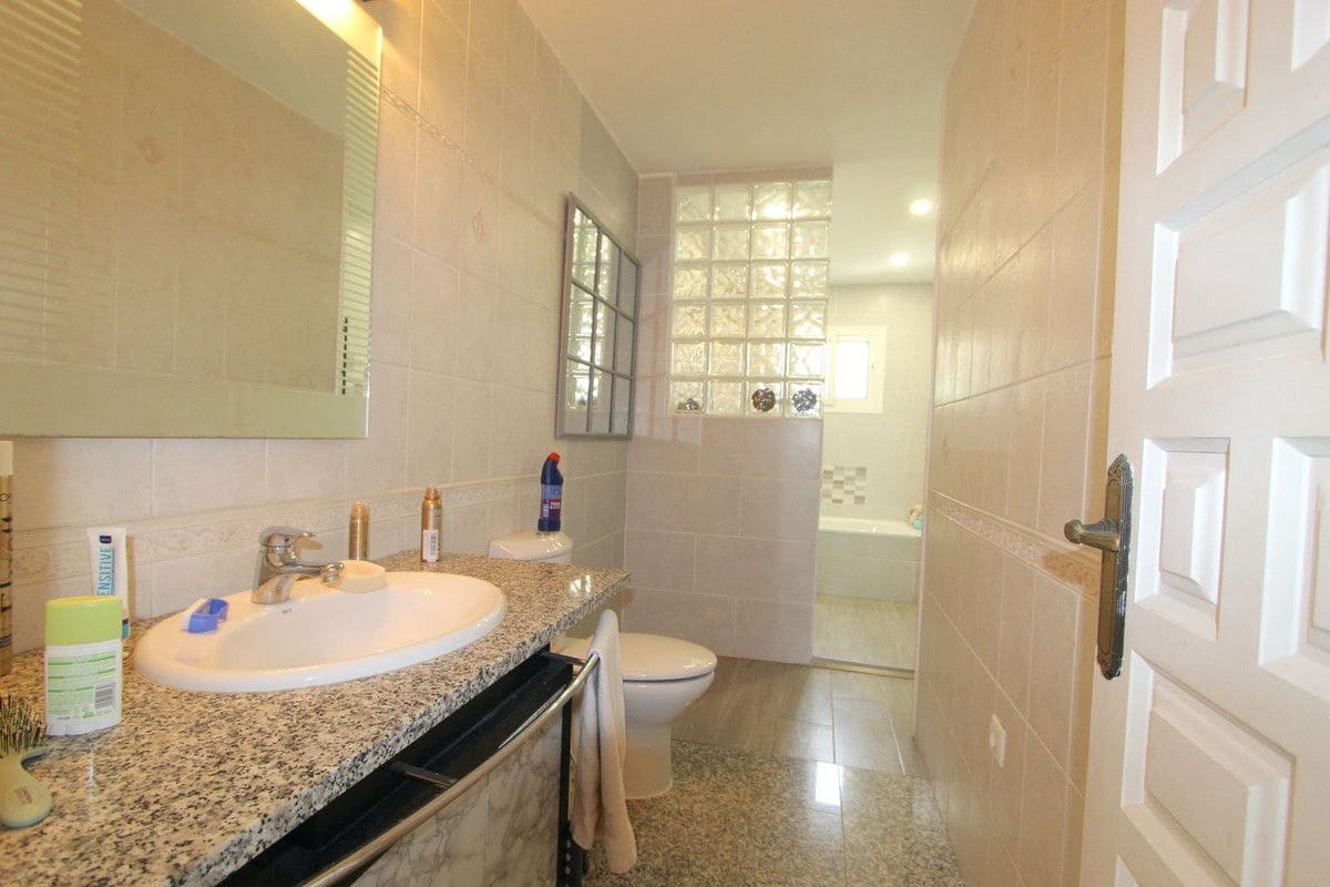 4 Zimmer Villa zu verkaufen in Benalmadena mit Pool Garage - 850.000 € (Ref: 9274820)