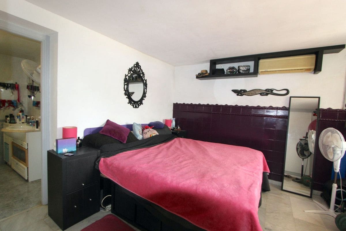 4 Zimmer Villa zu verkaufen in Benalmadena mit Pool Garage - 850.000 € (Ref: 9274820)