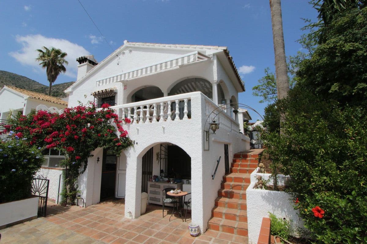 4 Zimmer Villa zu verkaufen in Benalmadena mit Pool Garage - 850.000 € (Ref: 9274820)