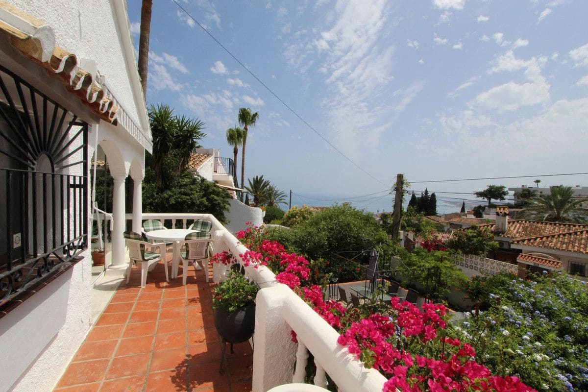 4 Zimmer Villa zu verkaufen in Benalmadena mit Pool Garage - 850.000 € (Ref: 9274820)