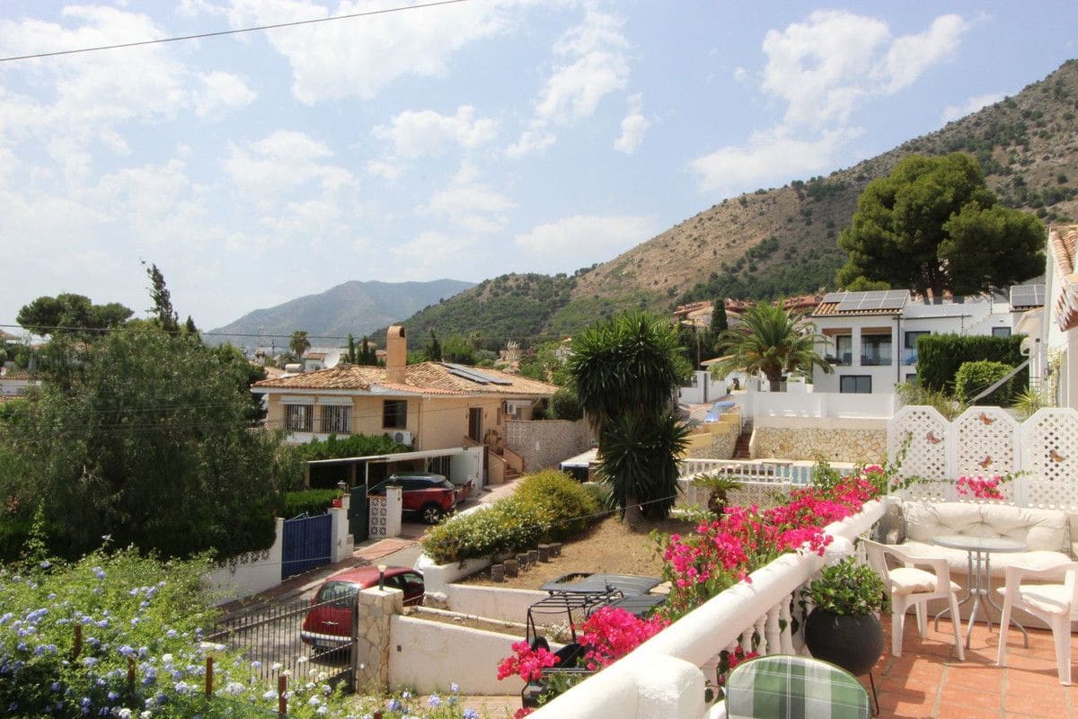 4 Zimmer Villa zu verkaufen in Benalmadena mit Pool Garage - 850.000 € (Ref: 9274820)