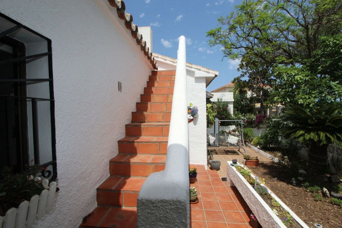 4 Zimmer Villa zu verkaufen in Benalmadena mit Pool Garage - 850.000 € (Ref: 9274820)