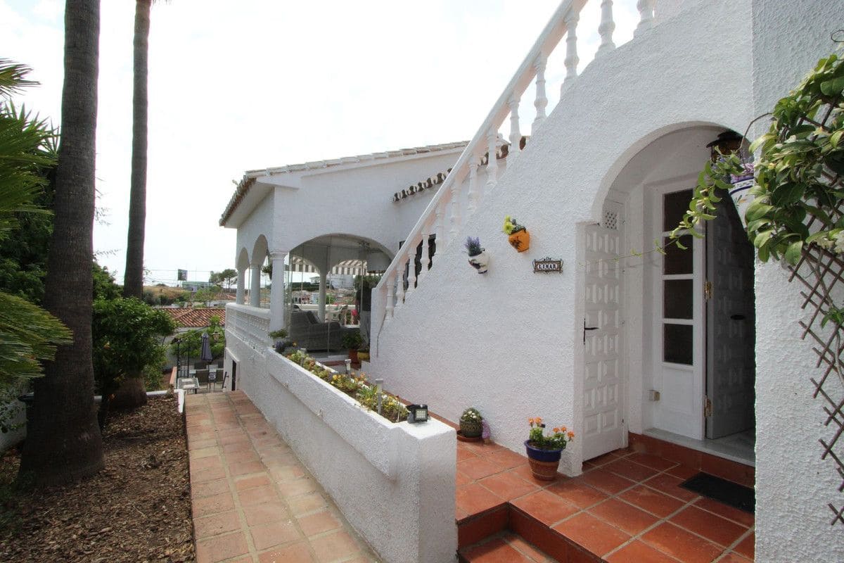 4 Zimmer Villa zu verkaufen in Benalmadena mit Pool Garage - 850.000 € (Ref: 9274820)