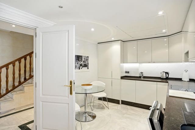 3 makuuhuone Kattohuoneisto myytävänä paikassa La Carolina - Guadalpín, Marbella mukana uima-altaan 
autotalli - 1 975 000 € (Ref: 9274822)