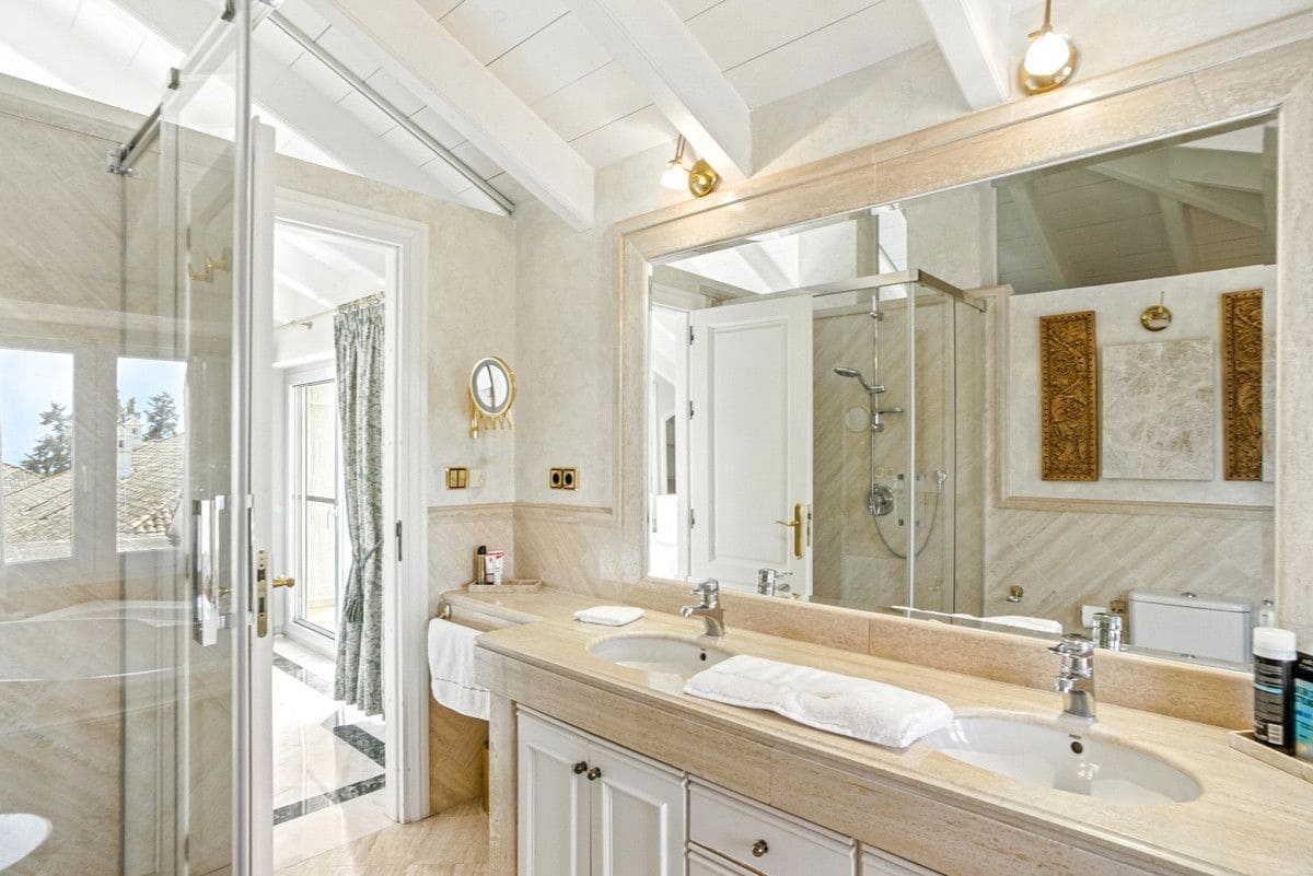 3 makuuhuone Kattohuoneisto myytävänä paikassa Marbella mukana uima-altaan 
autotalli - 1 975 000 € (Ref: 9274822)