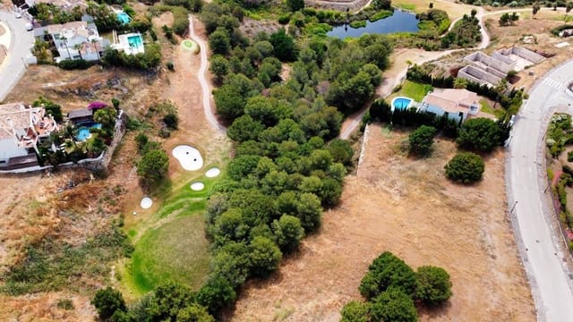 Building Plot for sale in La Concha - Resina Golf, Estepona - € 550,000 (Ref: 9274823)