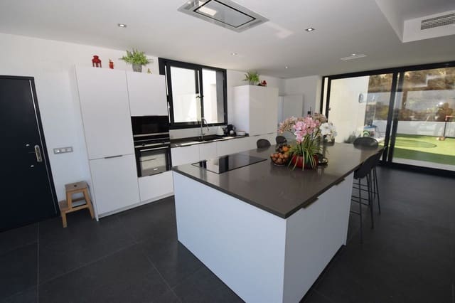 Chalet de 4 habitaciones en La Cala Golf - Lagar Martell, Mijas en venta con garaje - 1.300.000 € (Ref: 9274825)