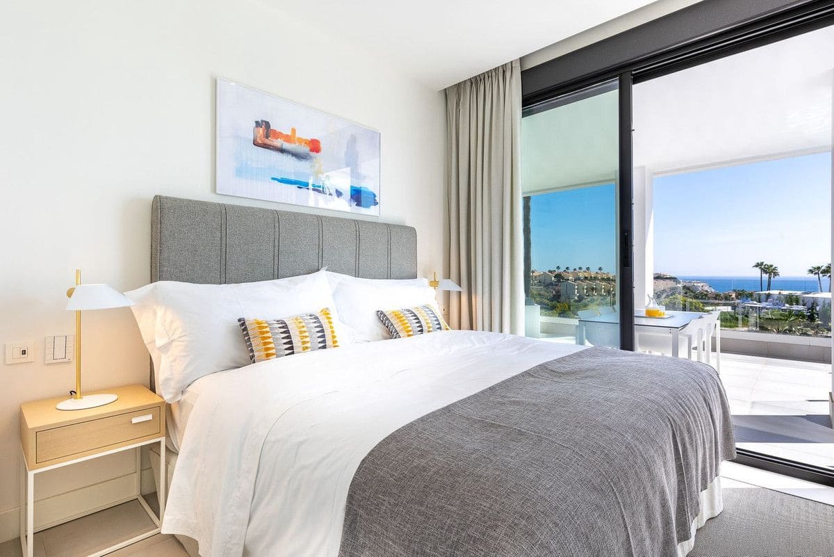 Apartamento de 2 habitaciones en Mijas en venta con piscina garaje - 645.000 € (Ref: 9274828)