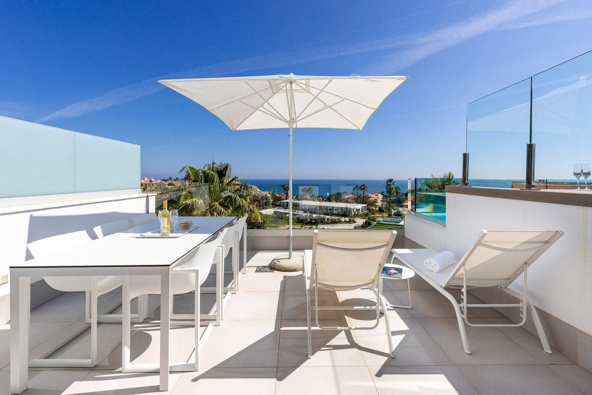 2 soverom Leilighet til salgs i Mijas med svømmebasseng garasje - € 645 000 (Ref: 9274829)