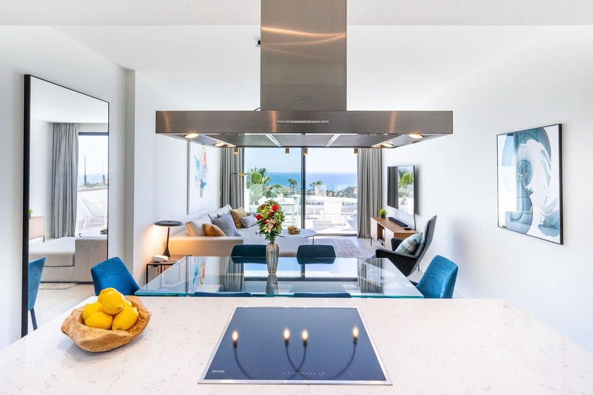 2 soverom Leilighet til salgs i Mijas med svømmebasseng garasje - € 645 000 (Ref: 9274829)