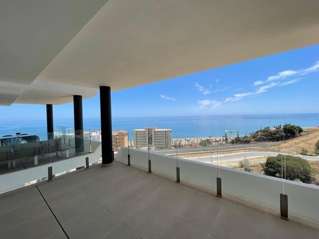 2 chambre Appartement à vendre à Las Gaviotas  - Carvajal, Fuengirola avec piscine garage - 710 000 € (Ref: 9274840)