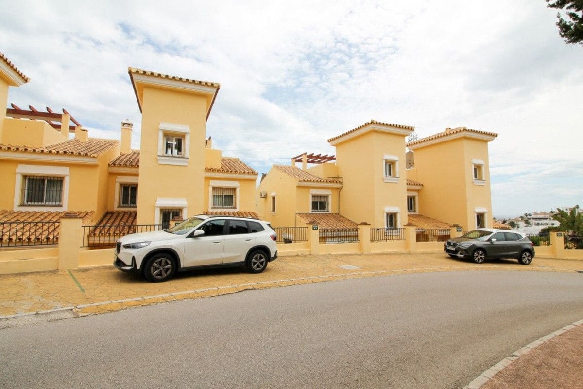 3 soverom Hus til salgs i Mijas med svømmebasseng garasje - € 499 500 (Ref: 9274841)