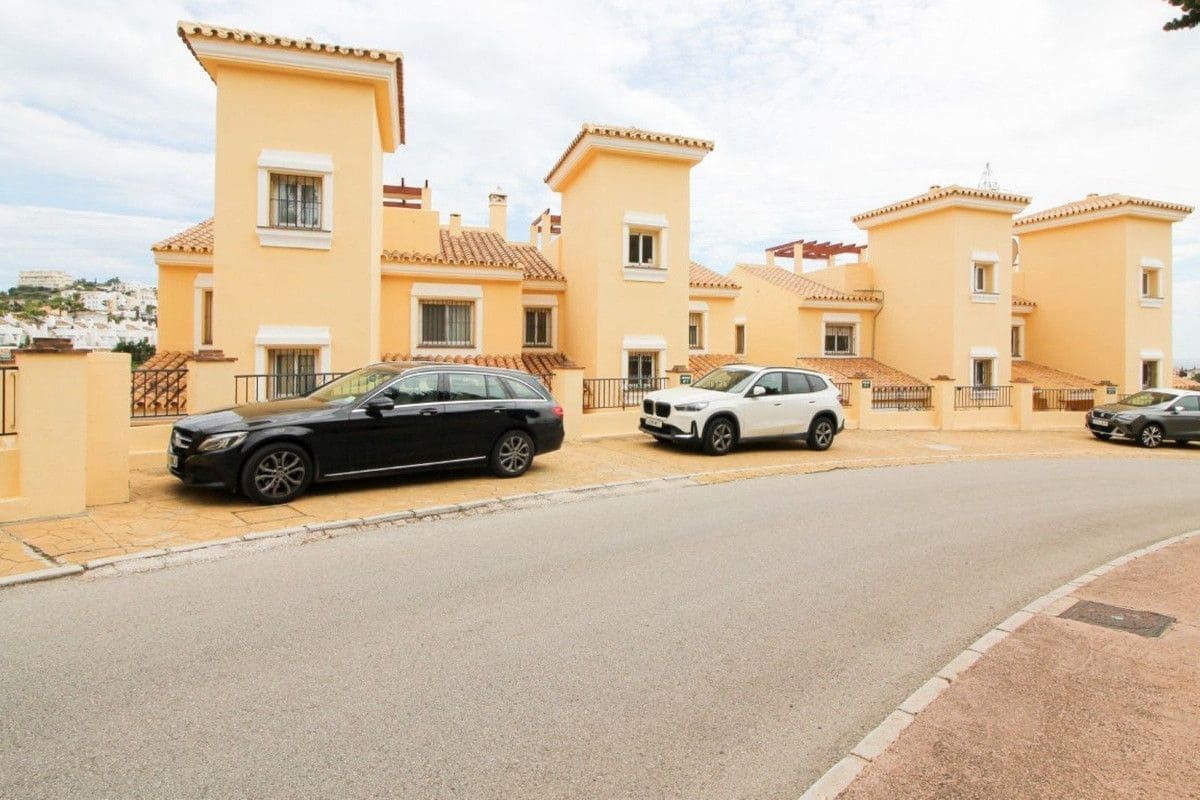 3 soverom Hus til salgs i Mijas med svømmebasseng garasje - € 499 500 (Ref: 9274841)