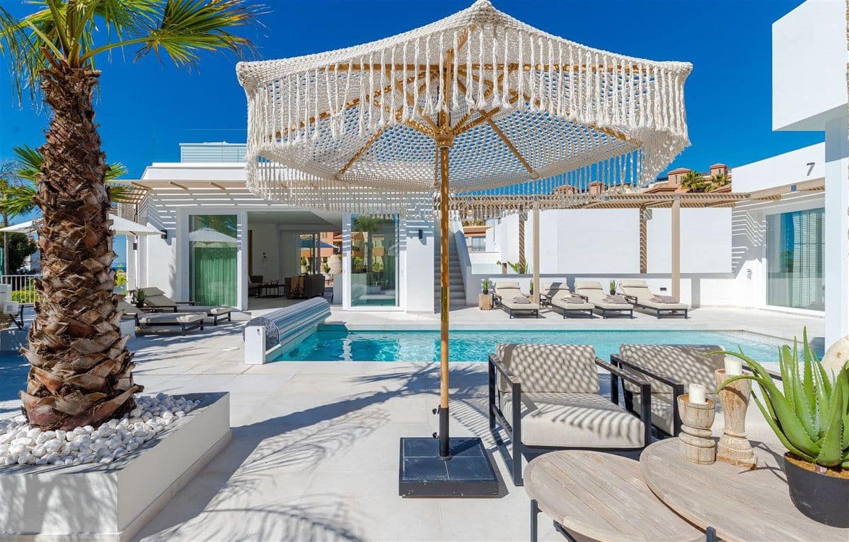 Chalet de 9 habitaciones en Mijas en venta con piscina garaje - 2.925.000 € (Ref: 9274842)