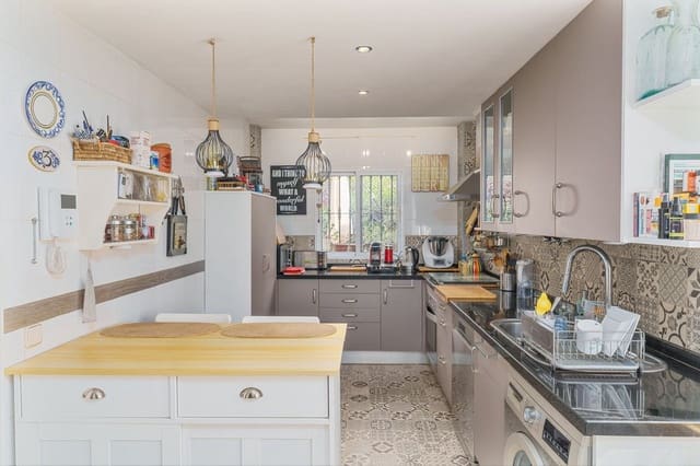 3 soverom Kjedet enebolig til salgs i La Carolina - Guadalpín, Marbella med svømmebasseng garasje - € 790 000 (Ref: 9274846)