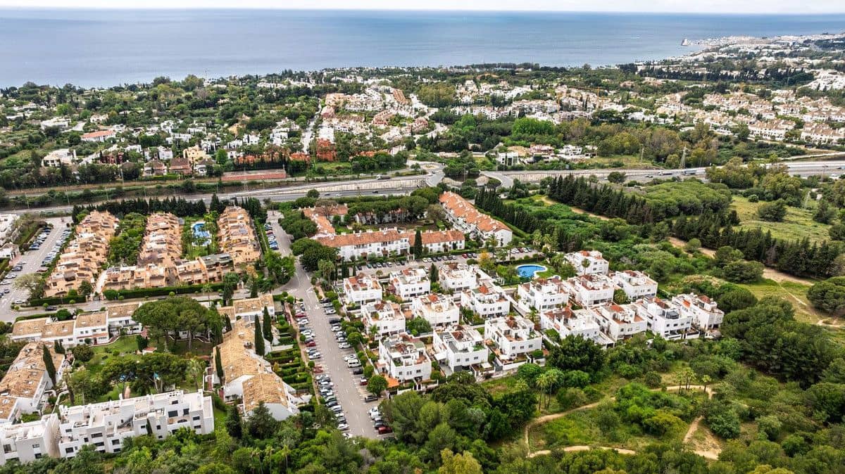 3 soveværelse Semi-Rækkehus til salg i Marbella med swimmingpool garage - € 790.000 (Ref: 9274846)