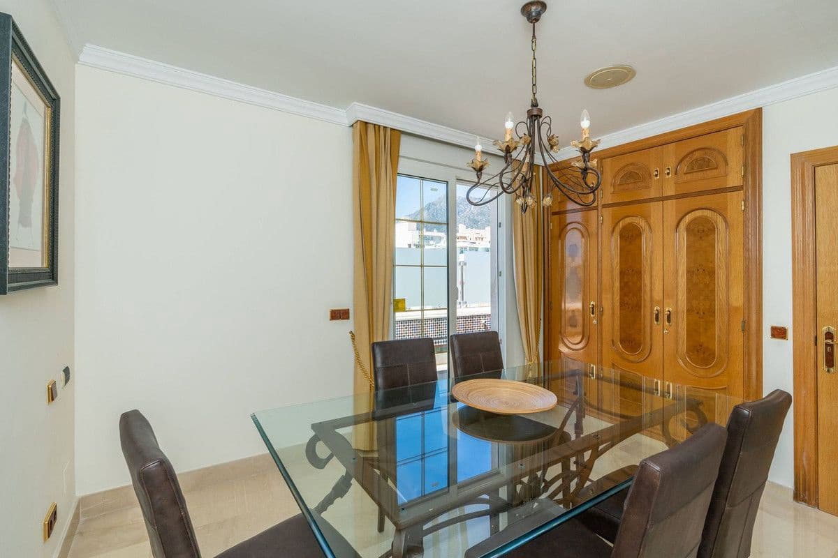 5 sovrum Takvåning till salu i Marbella med garage - 1 750 000 € (Ref: 9274847)