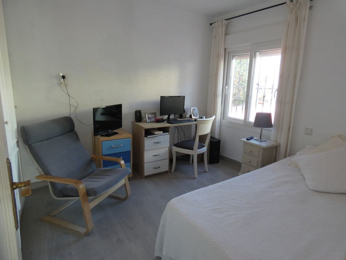 5 soverom Villa til salgs i Marbella - € 950 000 (Ref: 9274854)