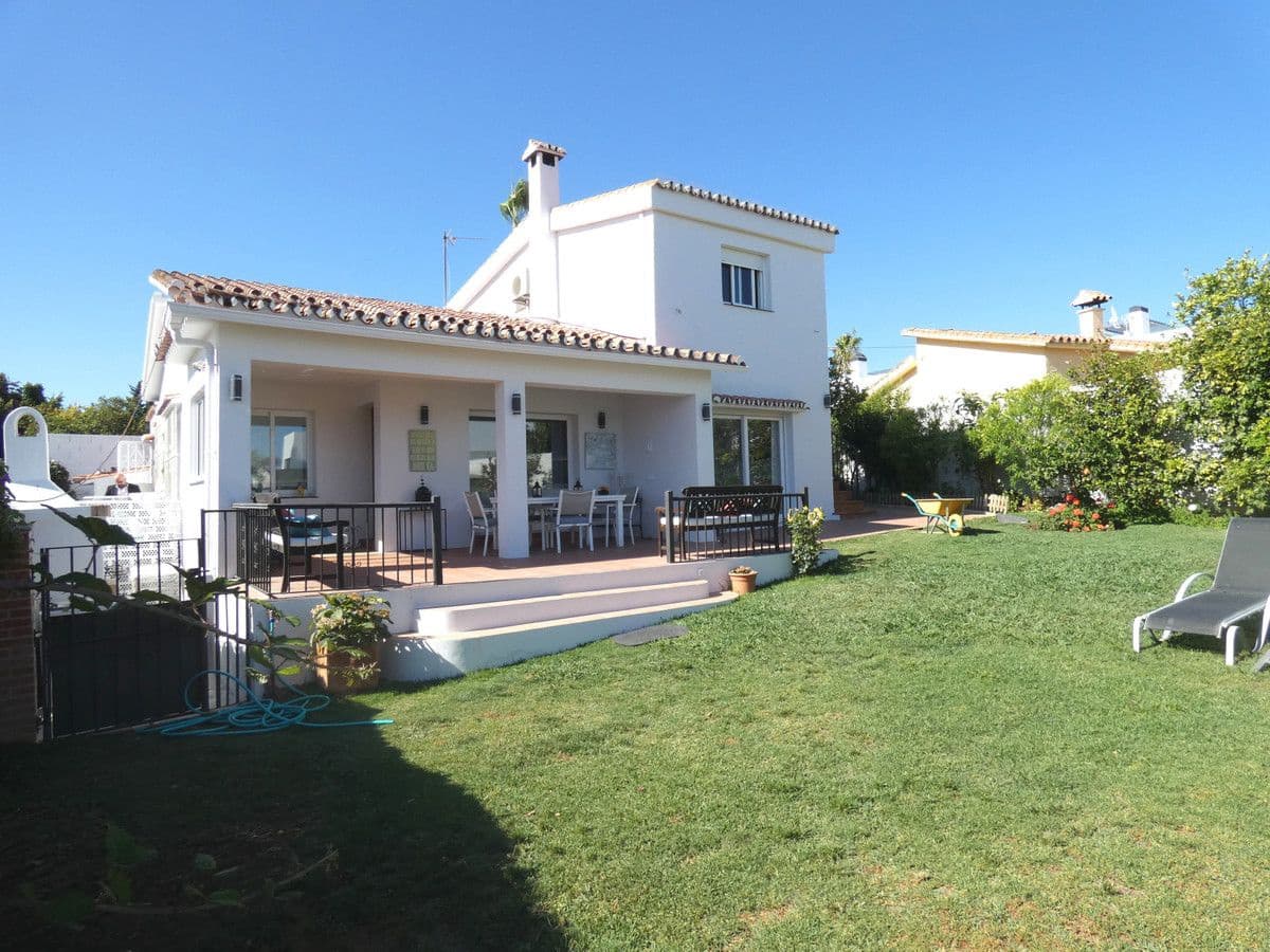 5 soverom Villa til salgs i Marbella - € 950 000 (Ref: 9274854)